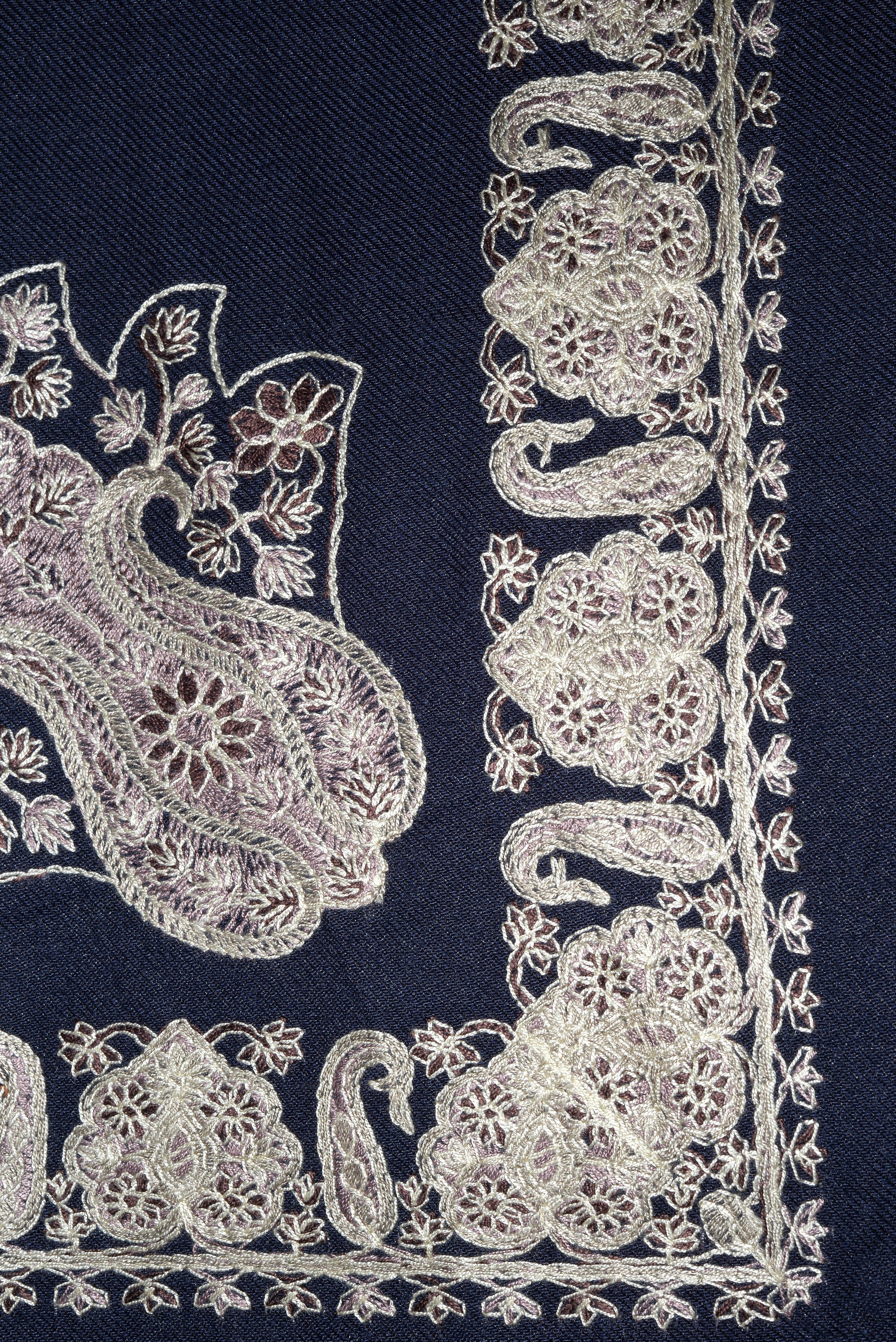 Navy Blue Shemagh (Keffiyeh) – Silver Embroidery Pattern | Premium Cotton Headscarf