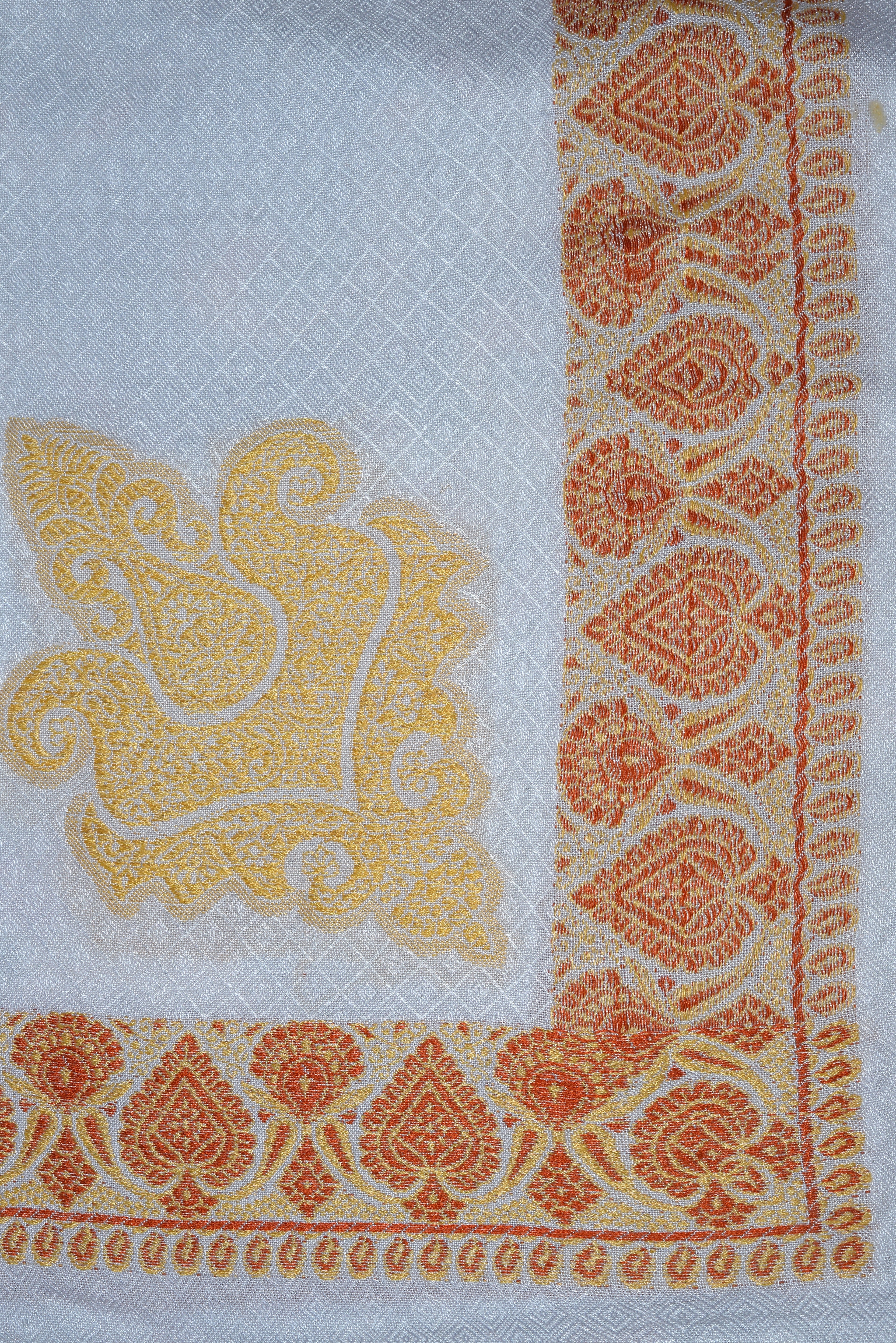 White Yemeni Shemagh (Keffiyeh) – Gold & Red Pattern | Premium Viscose Headscarf
